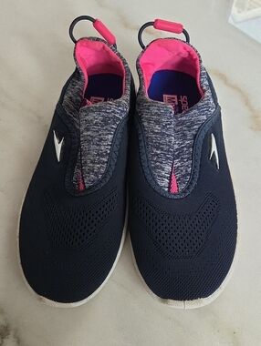 Speedo Navy Slip-On Water Shoes Size 2/3